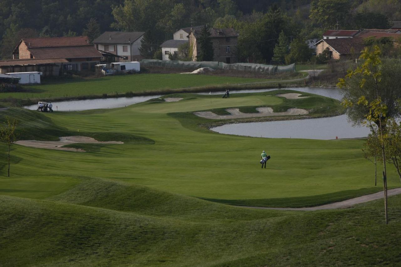 מלון Momperone Golf Valcurone מראה חיצוני תמונה